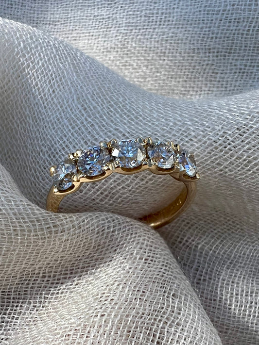 Diamond Band 5 stones.
