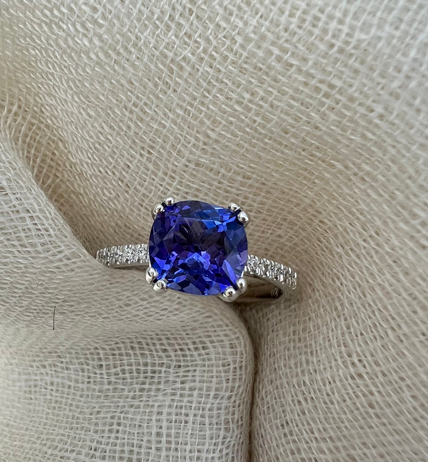 Cushion cut Tanzanite