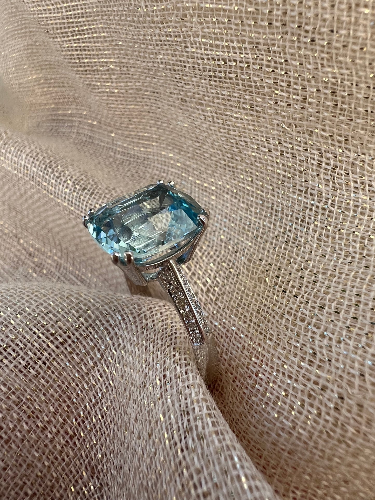 Cushion cut Aquamarine ring