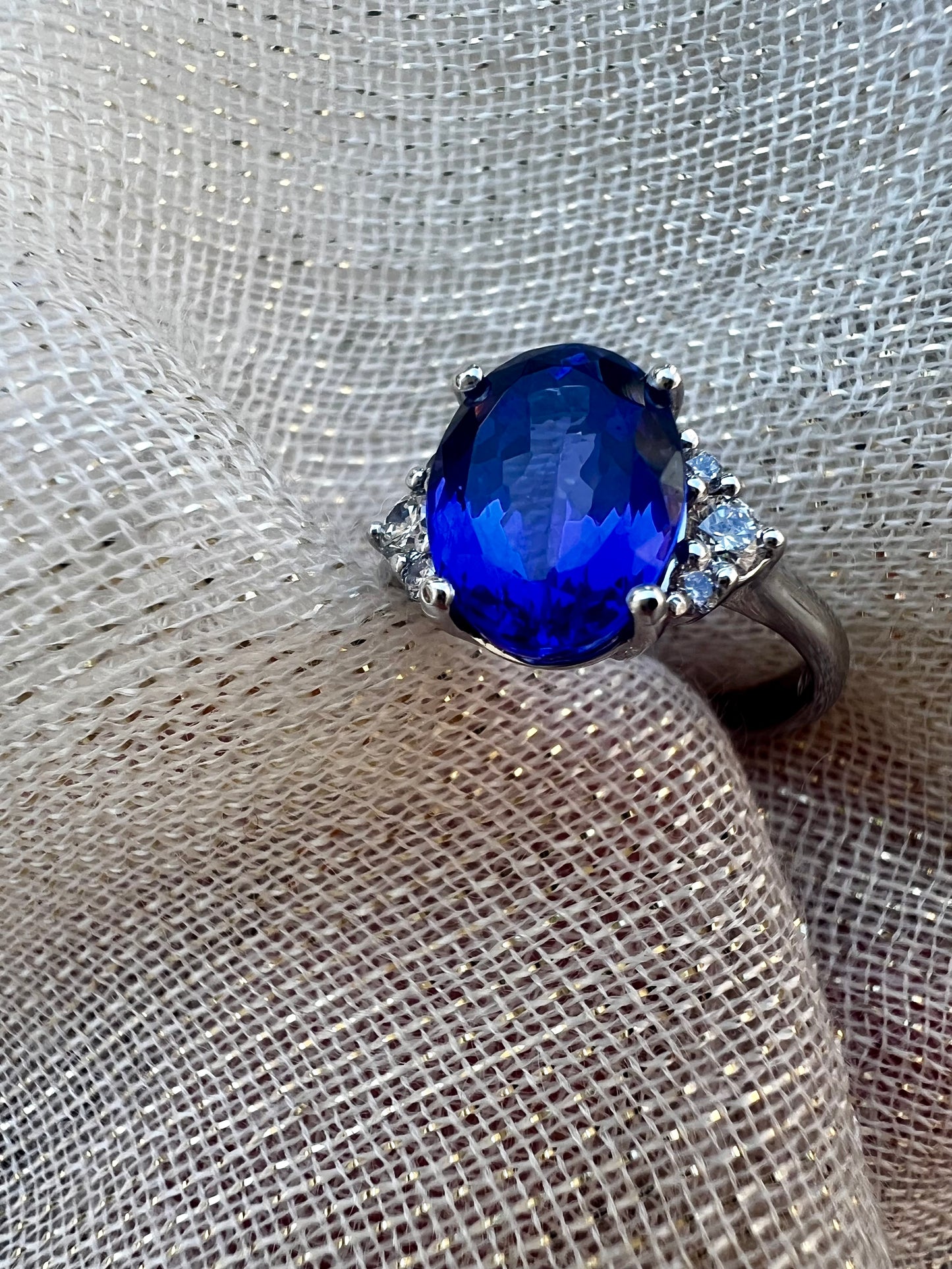 Tanzanite oval ring with diamonds