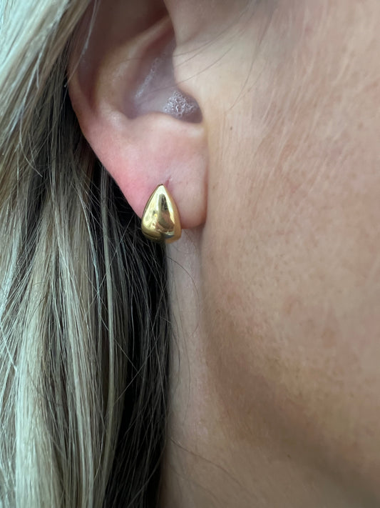 Solid gold V shape Huggies