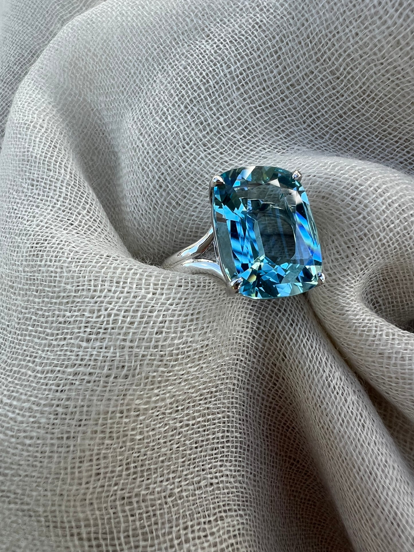 Aquamarine ring