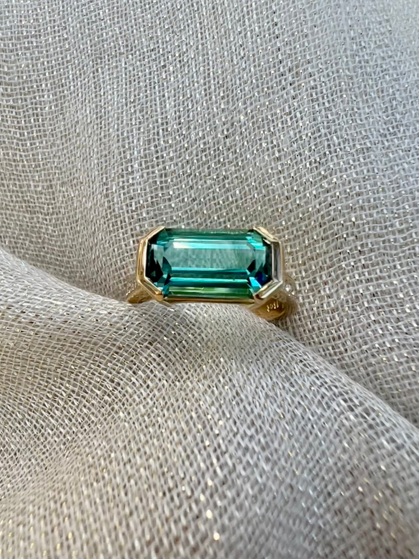 Green Tourmaline ring in yellow gold