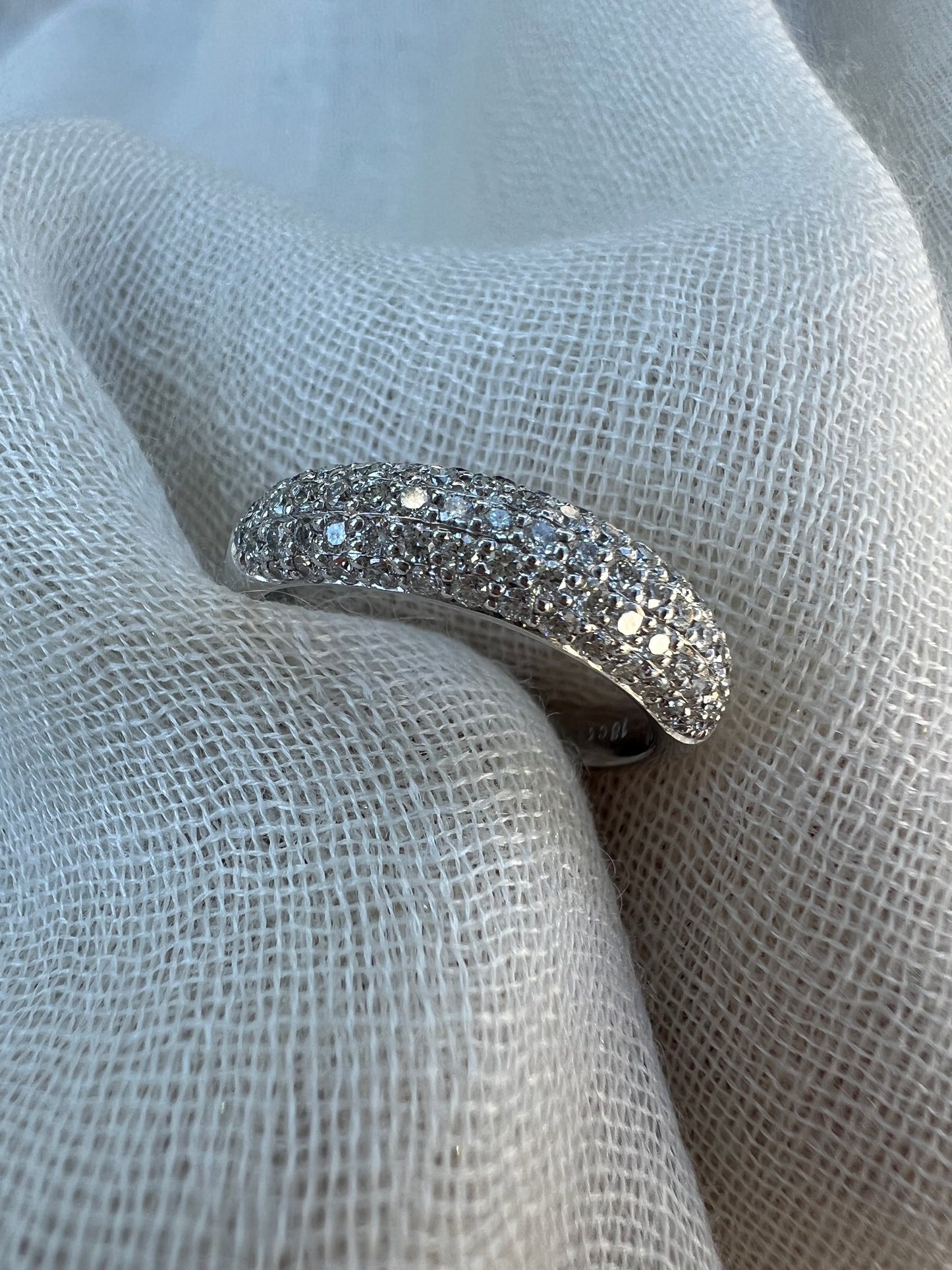 Parvé Domed diamond ring