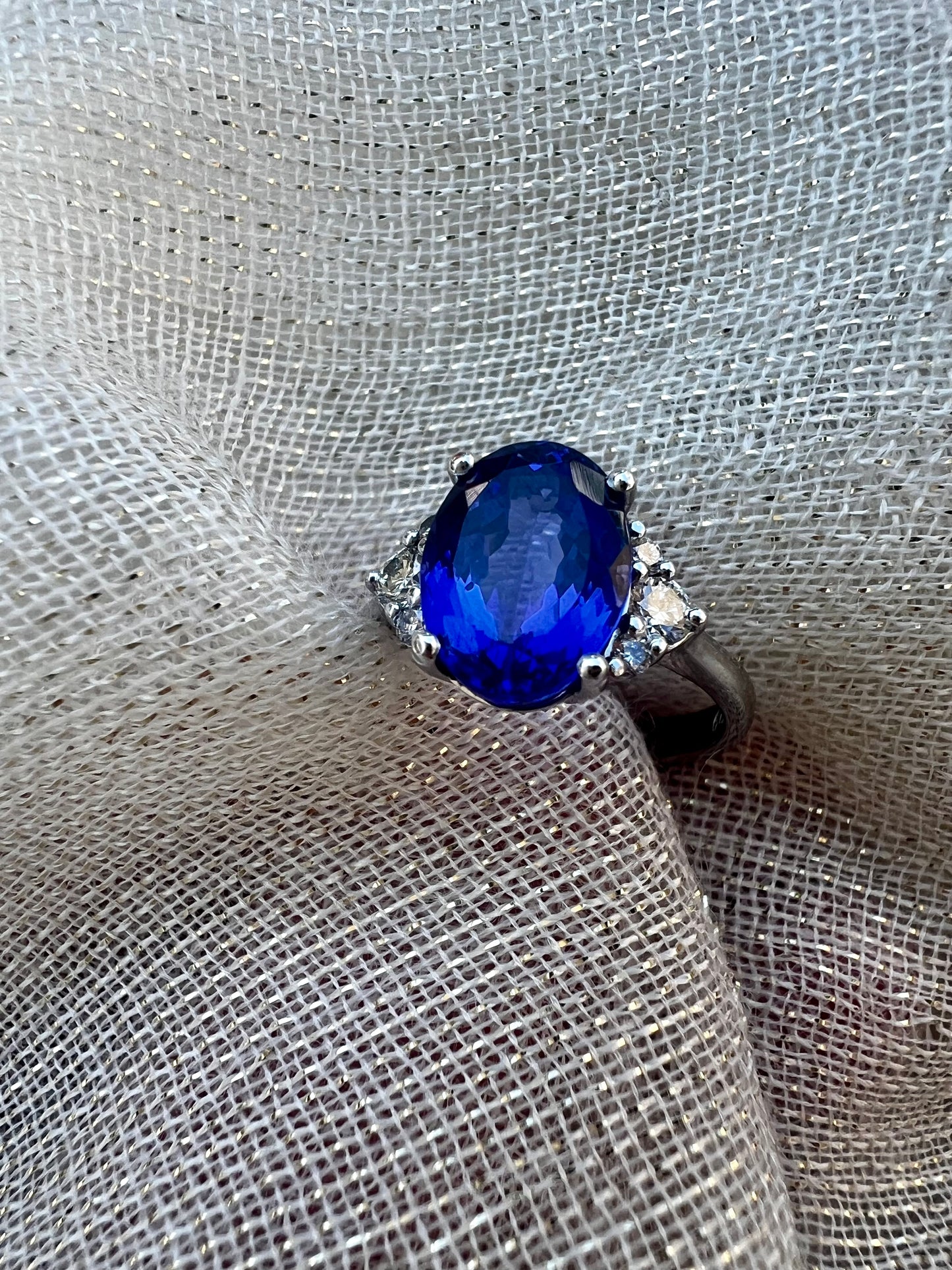 Tanzanite oval ring with diamonds