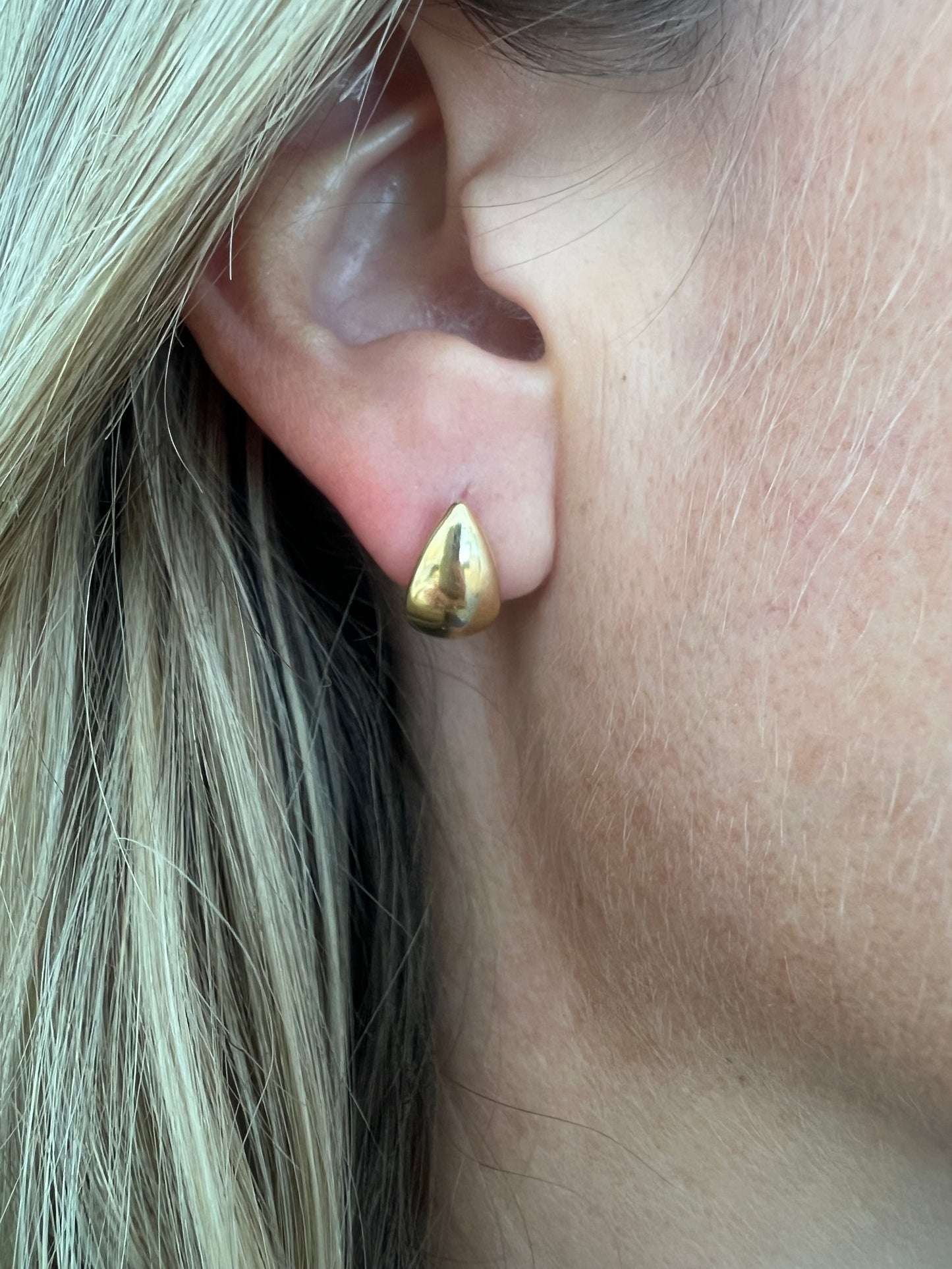 Solid gold V shape Huggies