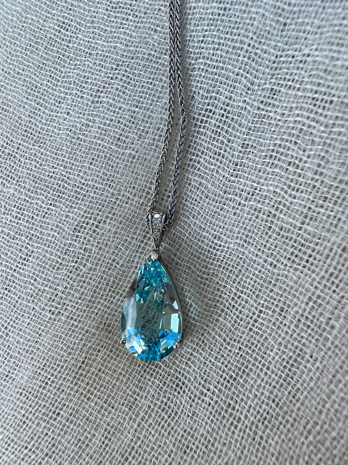 Aquamarine pear shaped pendant