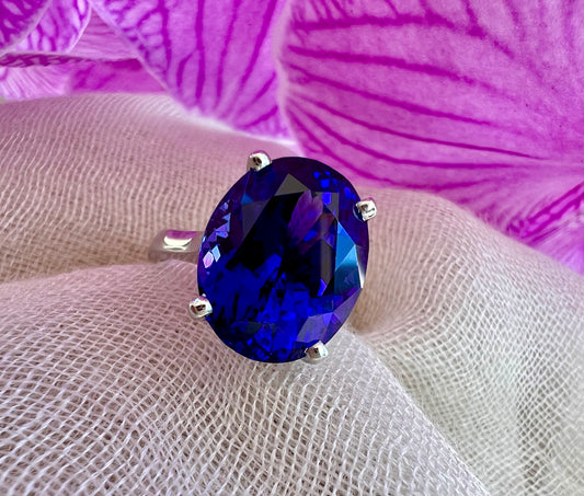 Oval Tanzanite ring