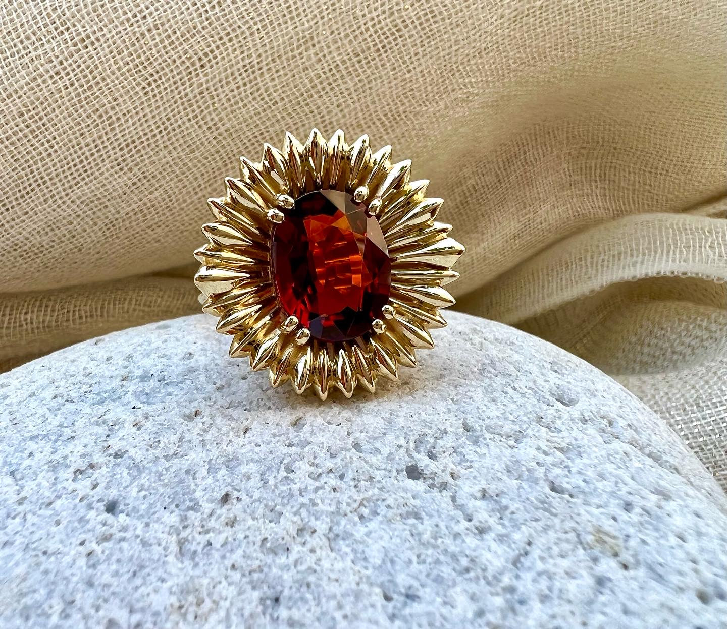 Monstera Spessarite Garnet ring in yellow gold