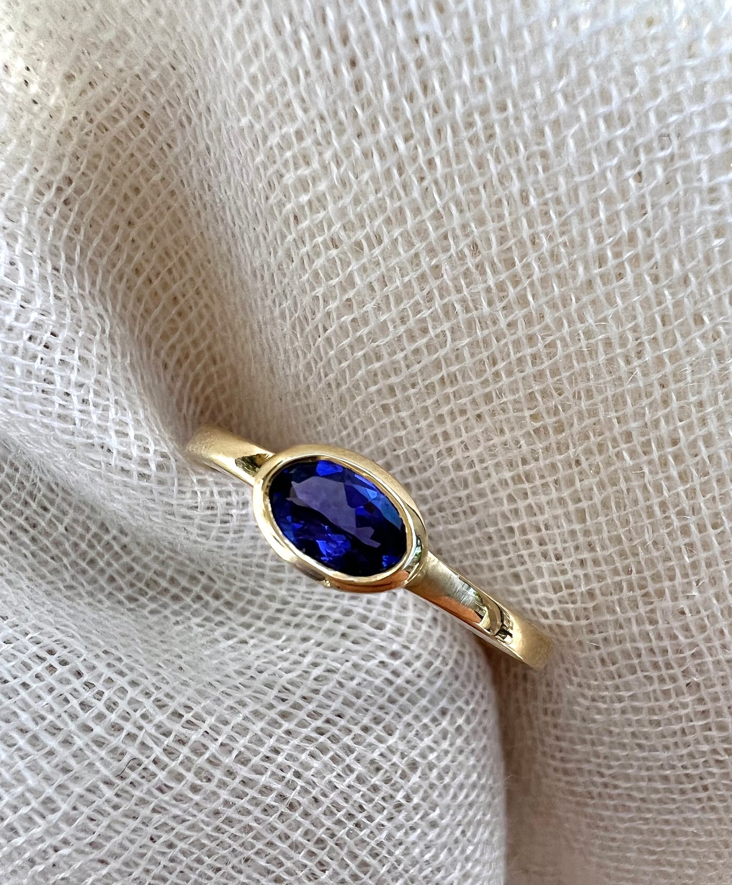 Oval Tanzanite ring.