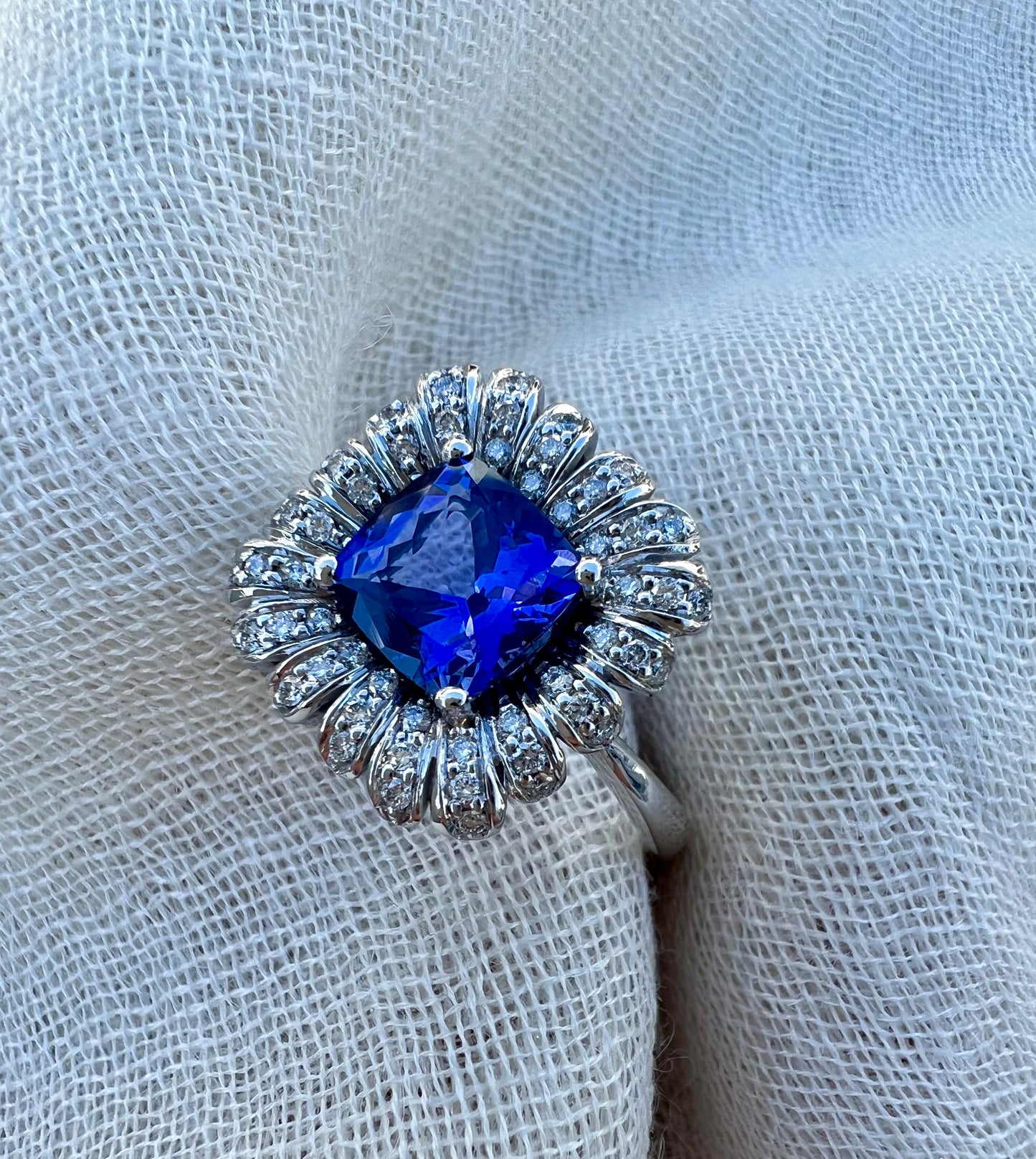 Tanzanite radial ring