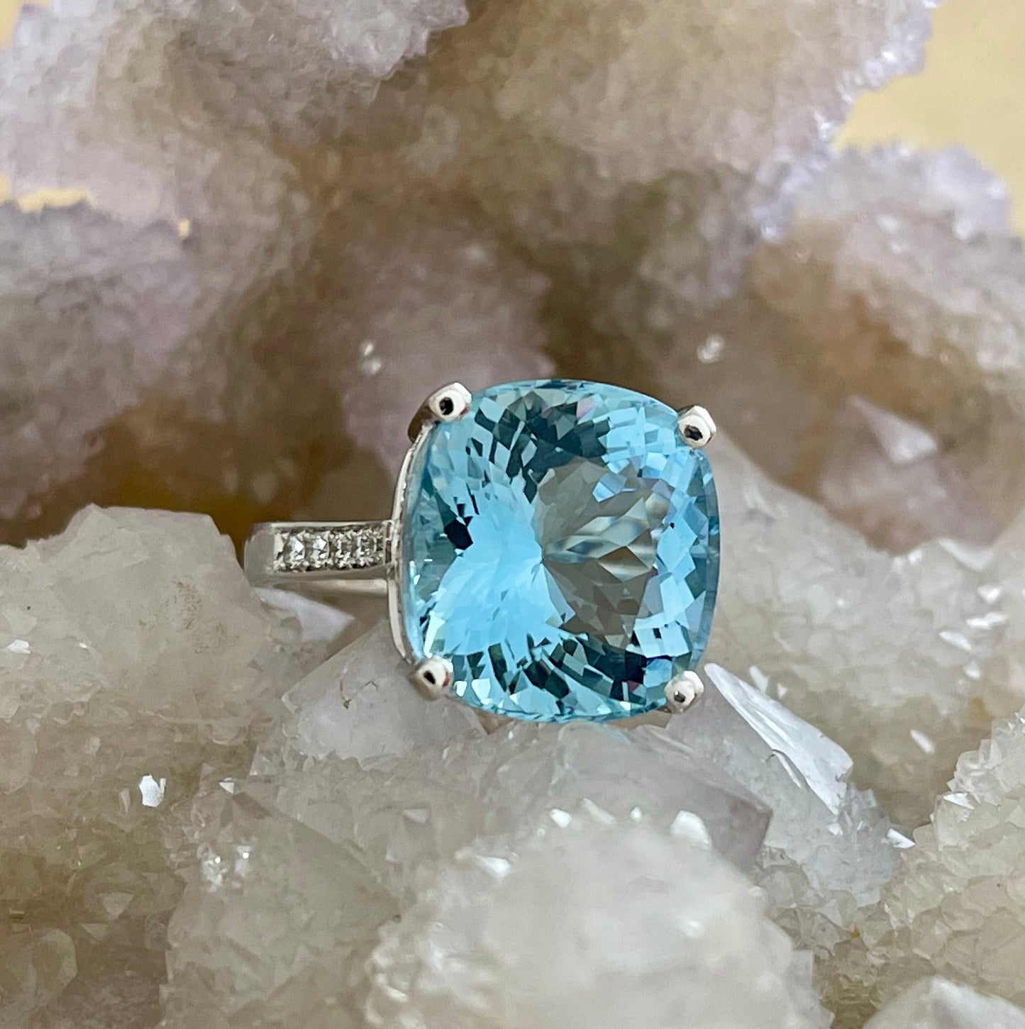 Santa Maria Aquamarine ring