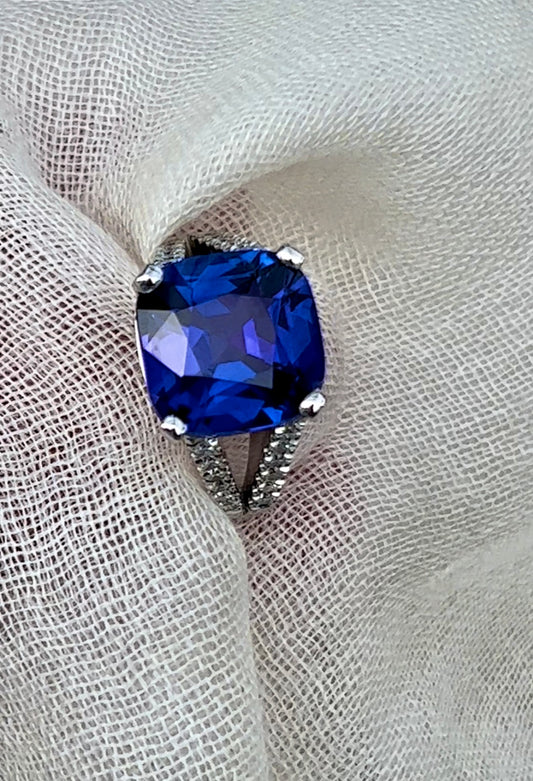 Tanzanite Cushion cut ring in white gold