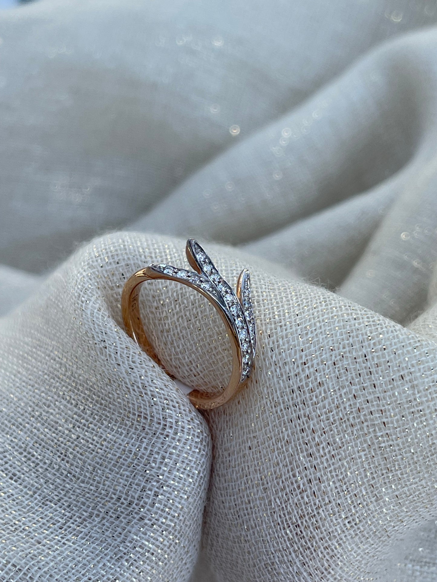 Spray ring in rose gold