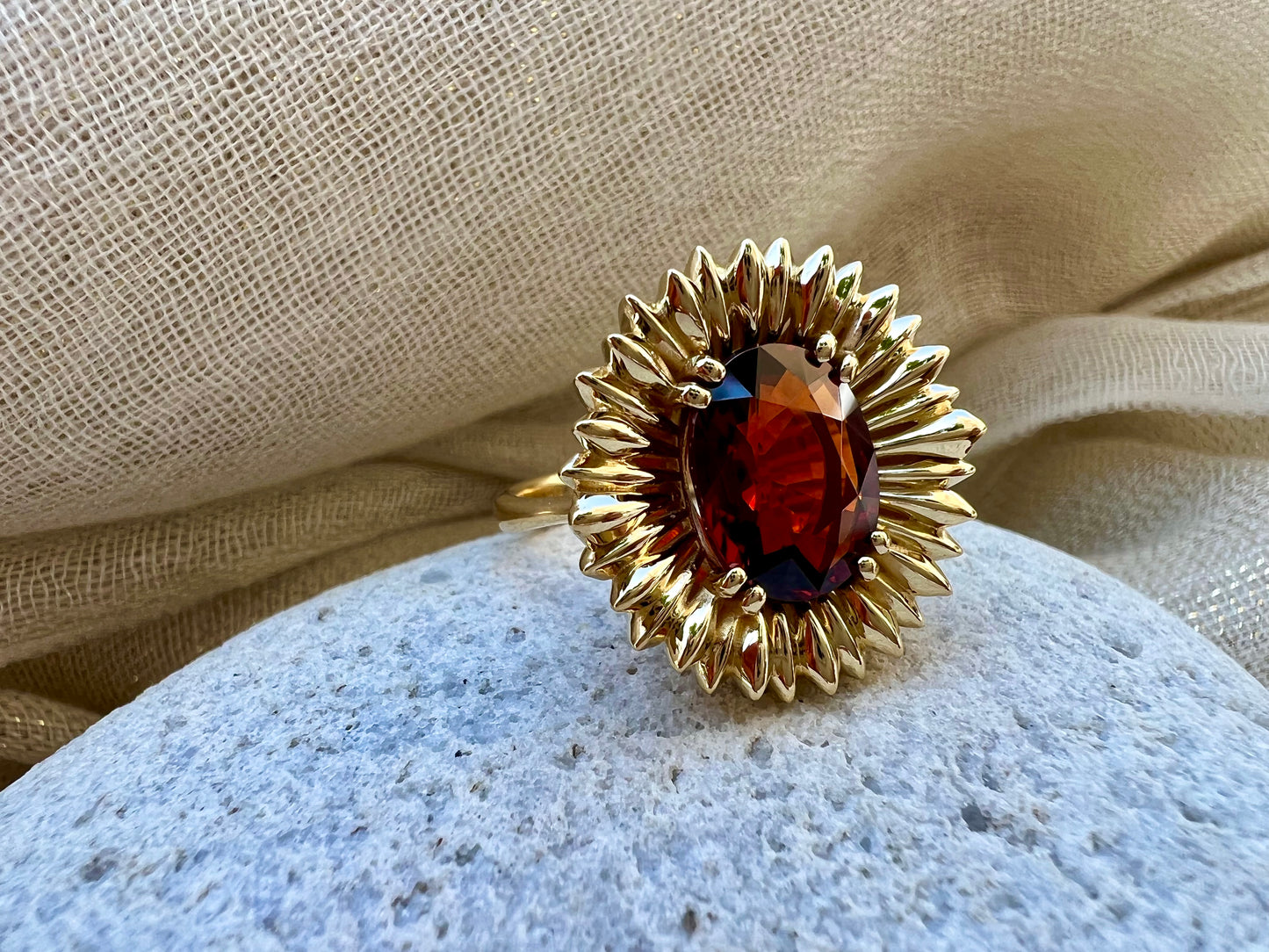 Monstera Spessarite Garnet ring in yellow gold