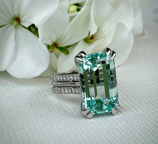 Aquamarine ring in white gold