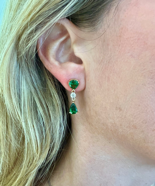 Tsavorite and diamonds earrings