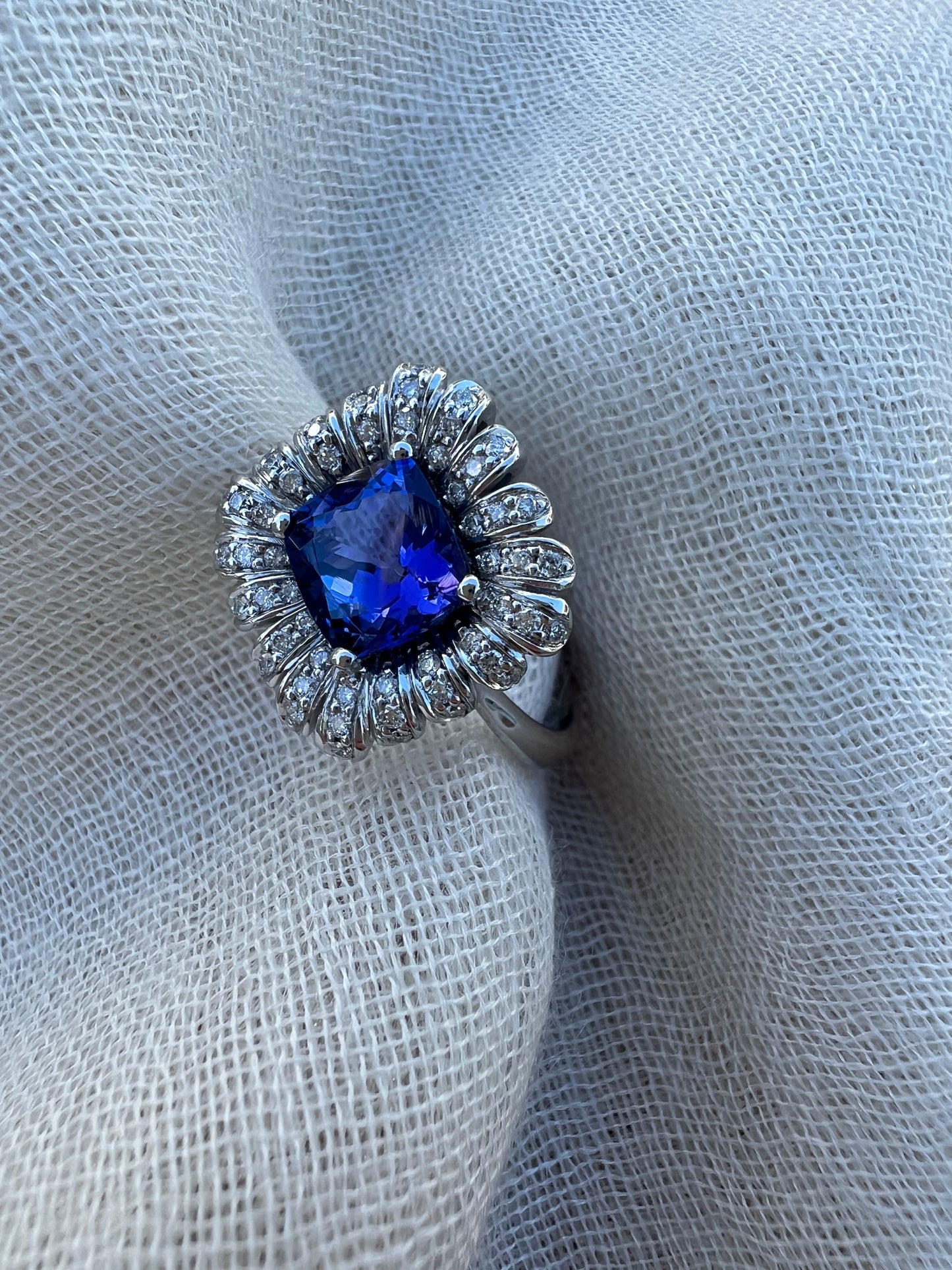 Tanzanite radial ring