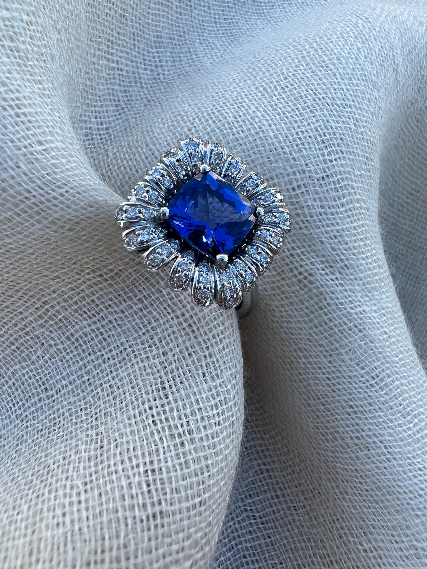 Tanzanite radial ring